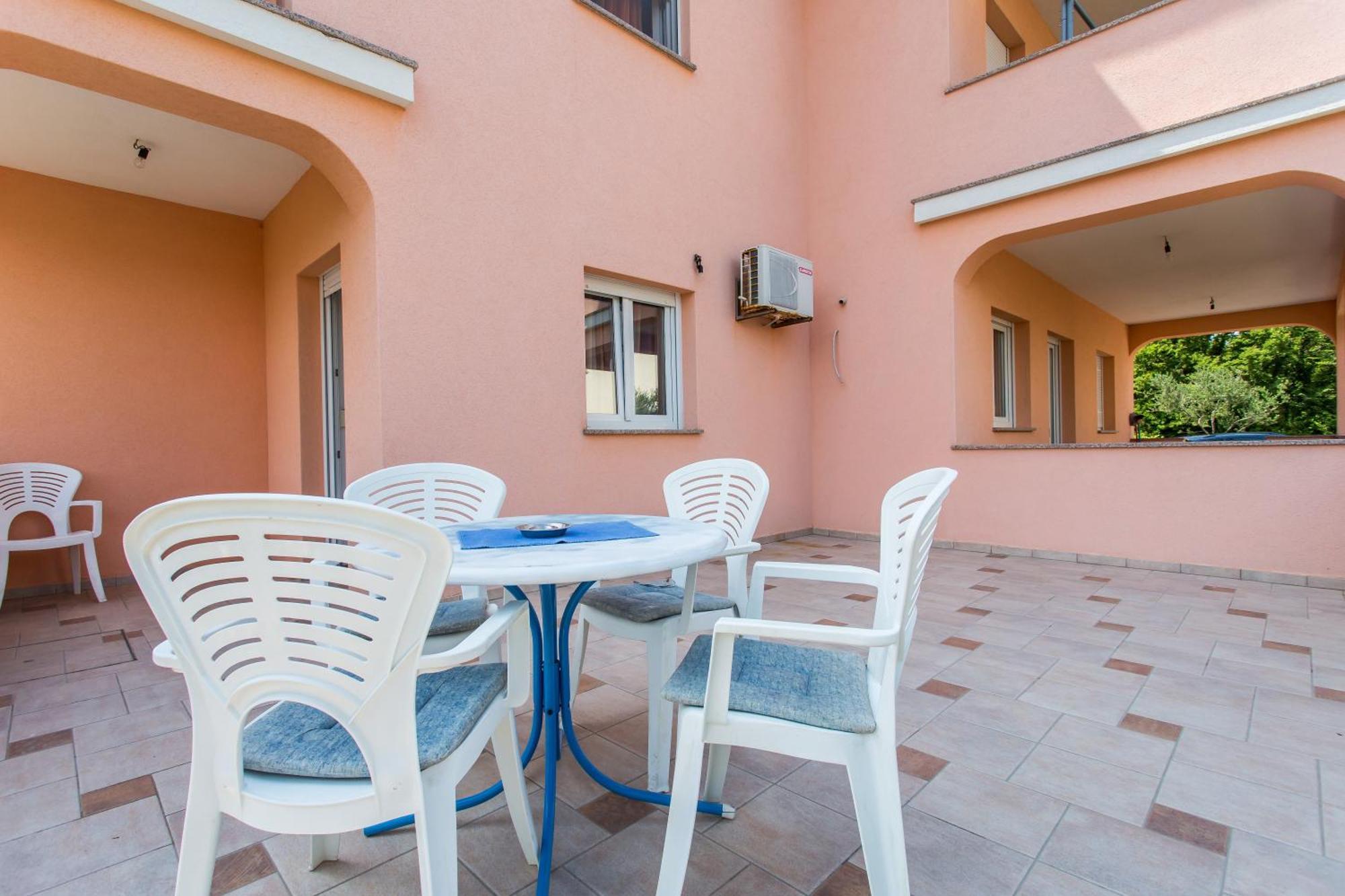 Apartman Justinic Šilo Habitación foto